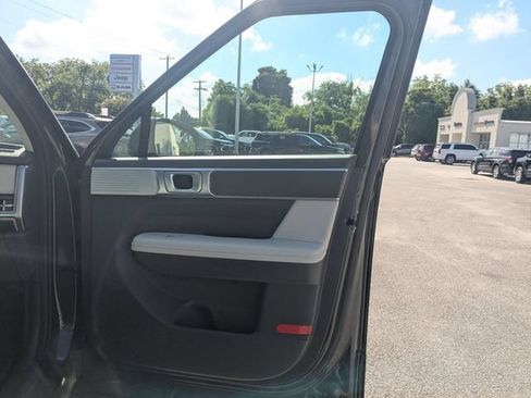Used 2025 Hyundai Santa Fe SEL FWD image 31