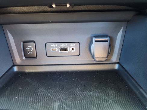 New 2025 Nissan Sentra SV image 13