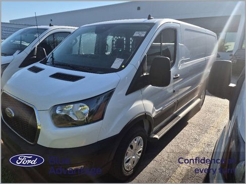 Used 2025 Ford Transit 250 Low Roof w/ Exterior Upgrade Package RWD image 2