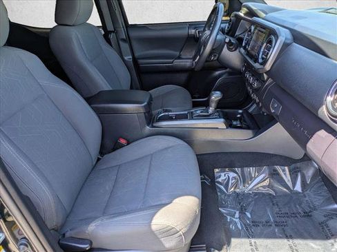 Used 2019 Toyota Tacoma TRD Off-Road w/ Technology Package RWD image 19