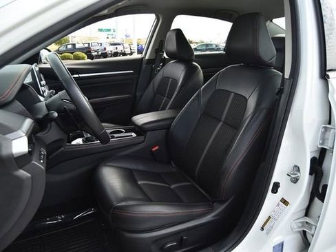 Used 2024 Nissan Altima 2.5 SR image 18