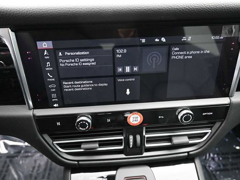New 2026 Porsche Macan AWD/4WD image 10