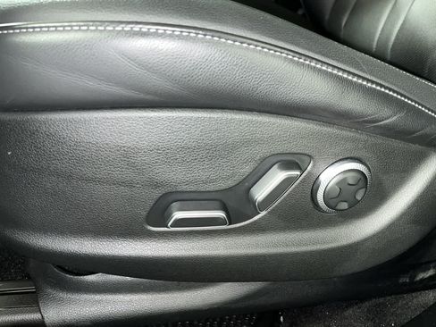Used 2025 Genesis GV80 2.5T AWD/4WD image 14