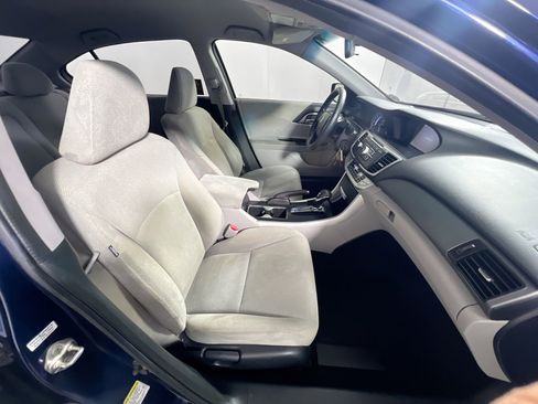 Used 2013 Honda Accord LX image 30