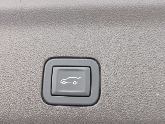 Used 2023 Chevrolet Tahoe LT w/ Luxury Package RWD image 16