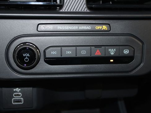 New 2025 Ford Maverick XL w/ 4K Tow Package image 40