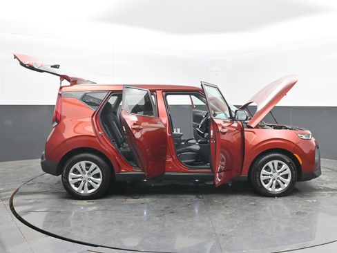Used 2021 Kia Soul LX image 44