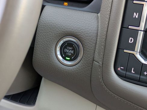 Used 2023 GMC Yukon XL Denali image 19