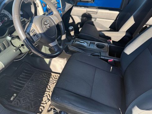 Used 2007 Toyota FJ Cruiser 4WD image 12