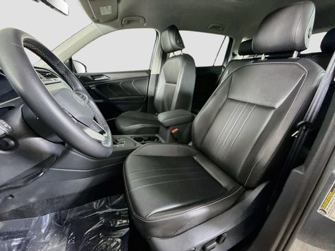 Used 2024 Volkswagen Tiguan SE FWD image 22
