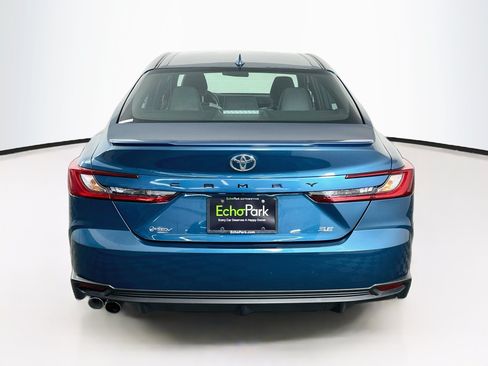 Used 2025 Toyota Camry SE FWD image 7