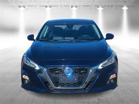 Used 2022 Nissan Altima 2.5 Platinum image 3