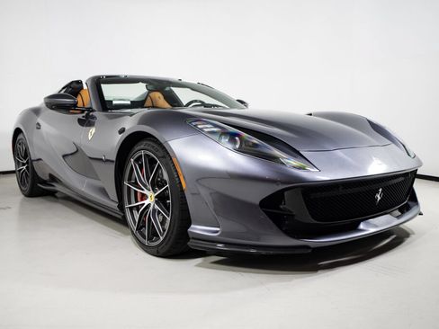 Used 2022 Ferrari 812 GTS RWD image 5