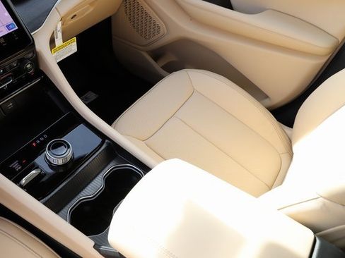 New 2025 Jeep Grand Cherokee Limited image 26