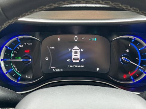 Used 2023 Chrysler Pacifica Limited w/ S Appearance Package FWD image 26