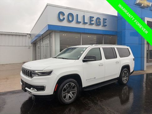Used 2024 Jeep Wagoneer L Series II w/ Flexible Seating Group AWD/4WD image 1