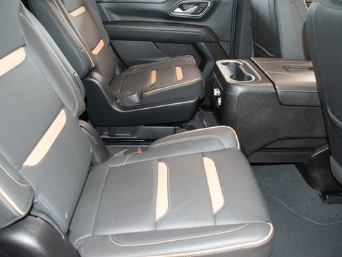 Used 2024 GMC Yukon AT4 w/ AT4 Premium Package AWD/4WD image 12