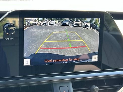 Used 2024 Lexus UX 250h FWD image 25