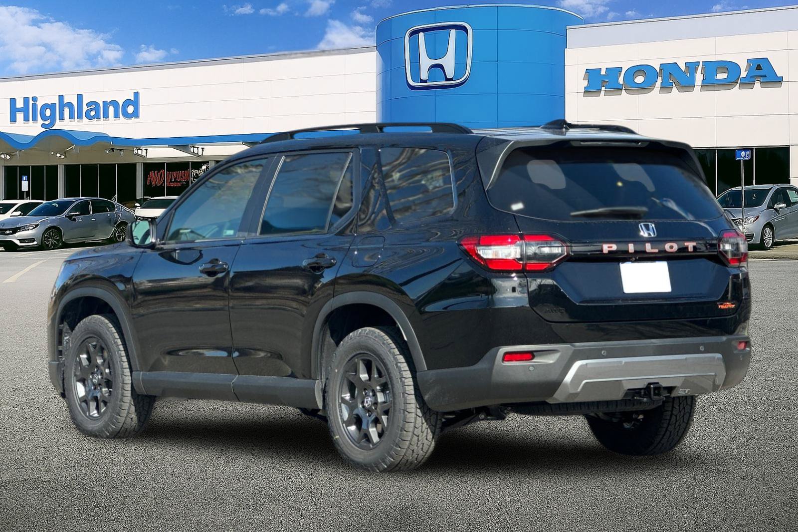 New 2026 Honda Pilot TrailSport image 3