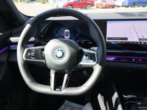 Used 2026 BMW i5 eDrive40 w/ M Sport Package AWD/4WD image 14