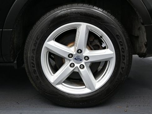 Used 2018 Ford Explorer 4WD w/ Class II Trailer Tow Package image 12