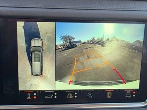 Used 2024 GMC Yukon Denali w/ Advanced Technology Package AWD/4WD image 25