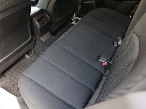 Used 2010 Subaru Outback 2.5i Premium AWD/4WD image 8