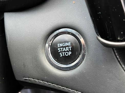 Used 2022 Toyota Highlander XLE image 29