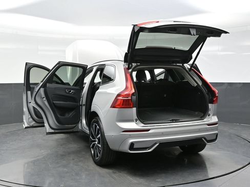 Used 2023 Volvo XC60 B5 Plus w/ Climate Package AWD/4WD image 38