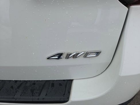 Used 2023 Ford Explorer XLT w/ Equipment Group 202A image 10