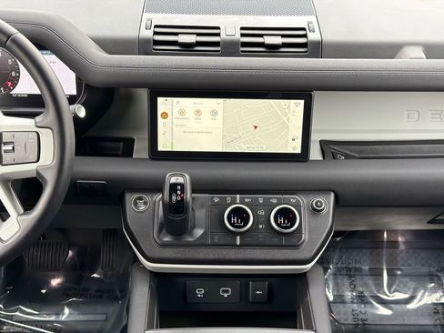 Used 2023 Land Rover Defender 110 S image 18