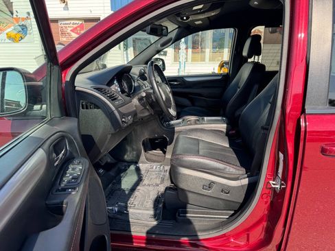 Used 2019 Dodge Grand Caravan GT FWD image 17