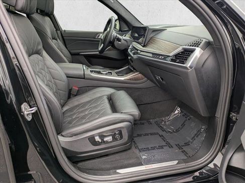 Certified 2023 BMW X7 xDrive40i w/ Premium Package image 26