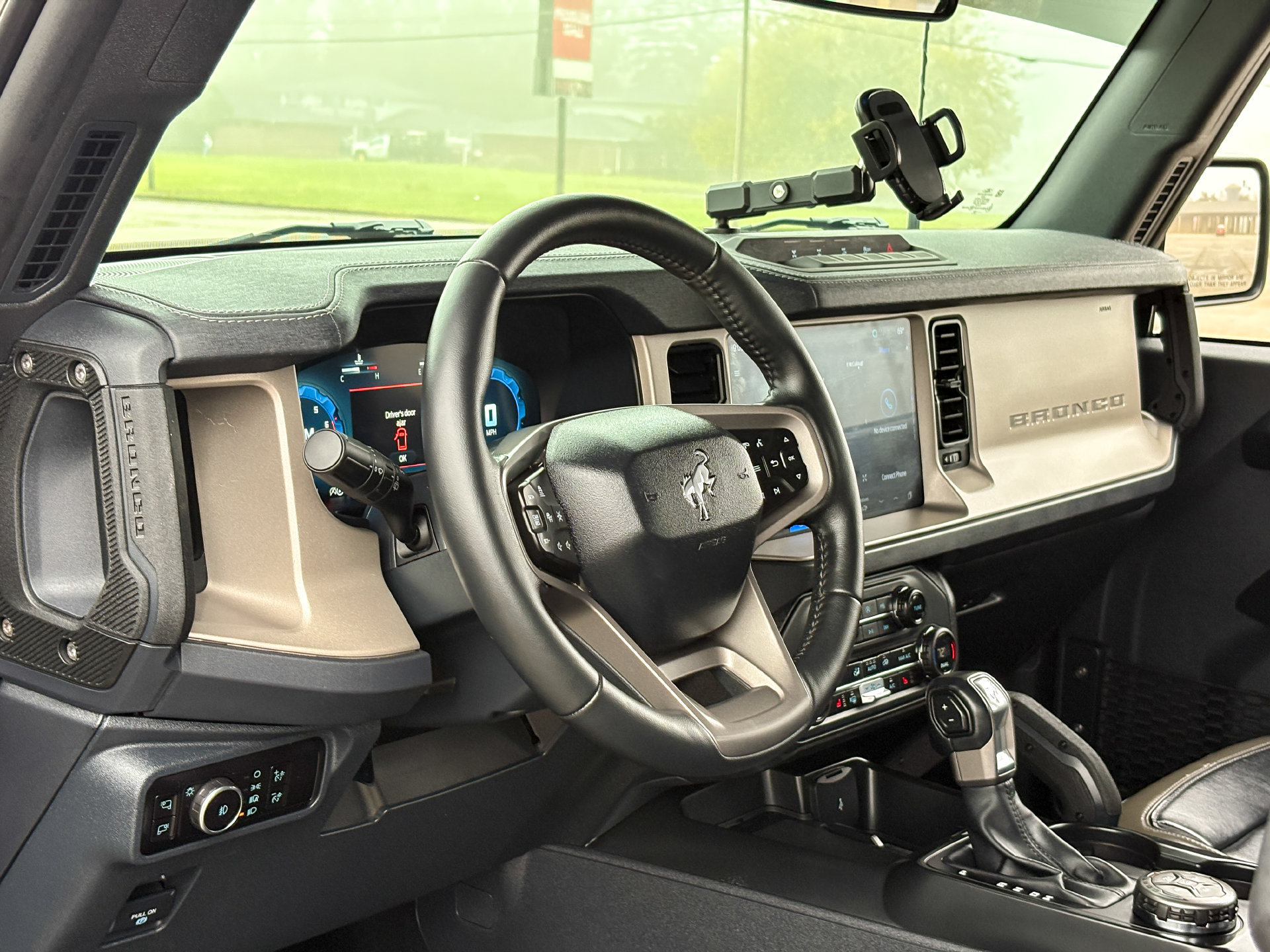 Used 2025 Ford Bronco Outer Banks w/ Sasquatch Package AWD/4WD image 12
