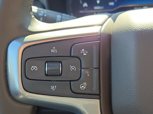 Used 2024 Chevrolet Tahoe Z71 w/ Luxury Package AWD/4WD image 25