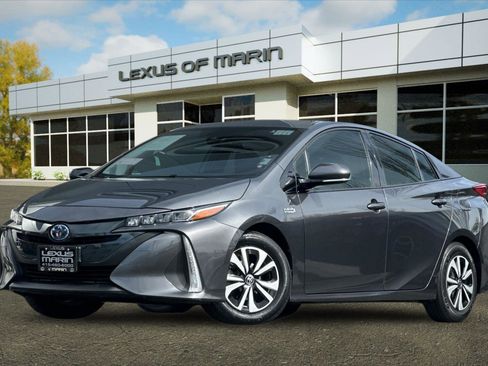 Used 2017 Toyota Prius Prime Premium image 1