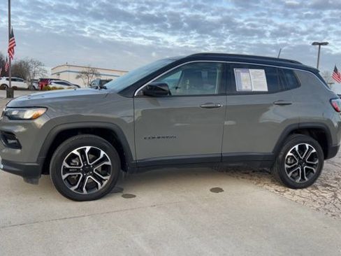 Used 2022 Jeep Compass Limited w/ Sun and Sound Group image 5