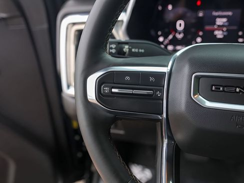 Used 2023 GMC Canyon Denali AWD/4WD image 15