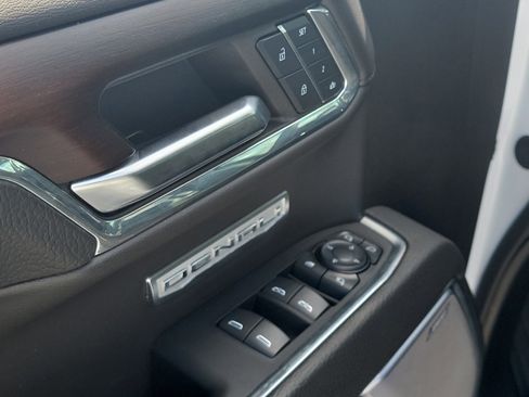 Used 2024 GMC Sierra 1500 Denali w/ Technology Package AWD/4WD image 21