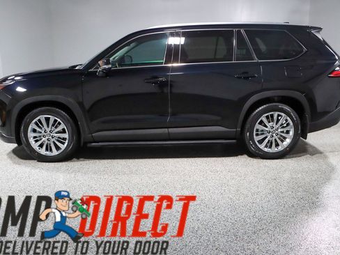 Used 2024 Toyota Grand Highlander AWD image 10