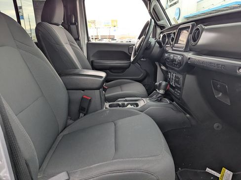Used 2018 Jeep Wrangler Unlimited Sport S AWD/4WD image 33