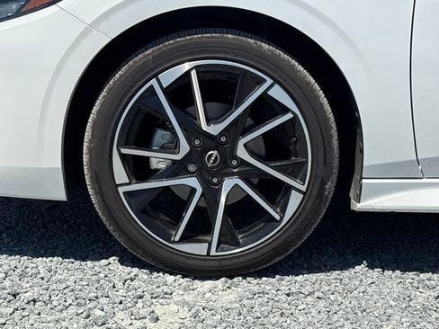 Certified 2025 Nissan Sentra SR w/ SR Premium Package FWD image 12