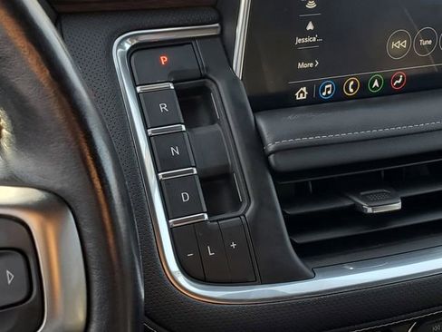 Used 2021 Chevrolet Tahoe Premier w/ Premium Package image 19