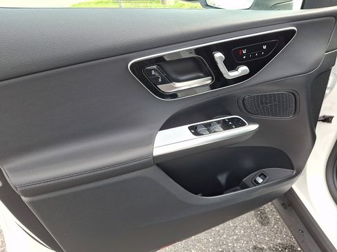 Used 2026 Mercedes-Benz GLC 300 4MATIC image 7