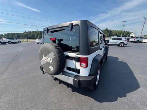Used 2015 Jeep Wrangler Unlimited Sport w/ Connectivity Group AWD/4WD image 6