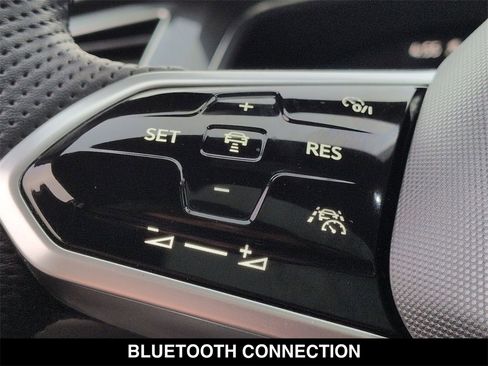 Used 2023 Volkswagen Tiguan SE R-Line image 8