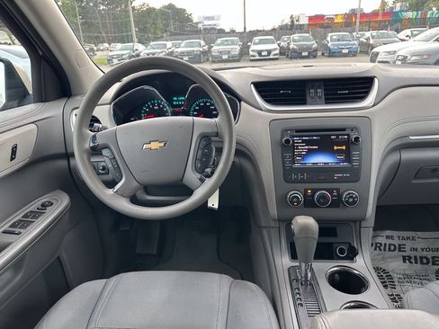 Used 2013 Chevrolet Traverse LS FWD image 14