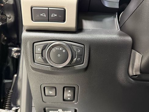 Used 2019 Ford F250 Lariat w/ Lariat Ultimate Package AWD/4WD image 14