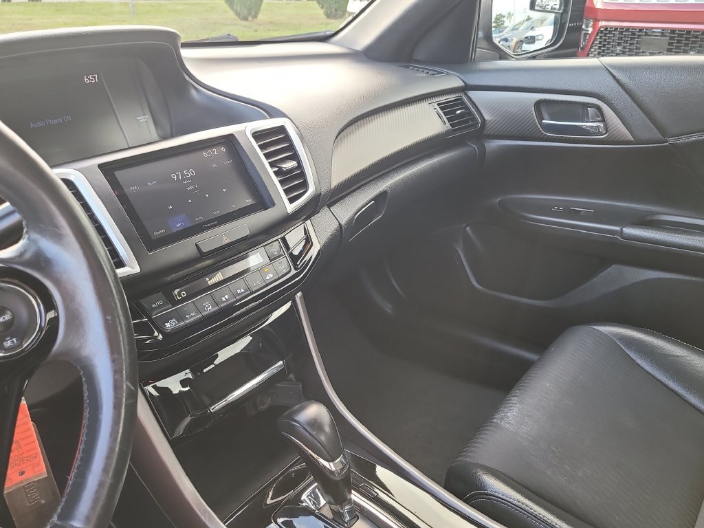 Used 2017 Honda Accord Sport image 21