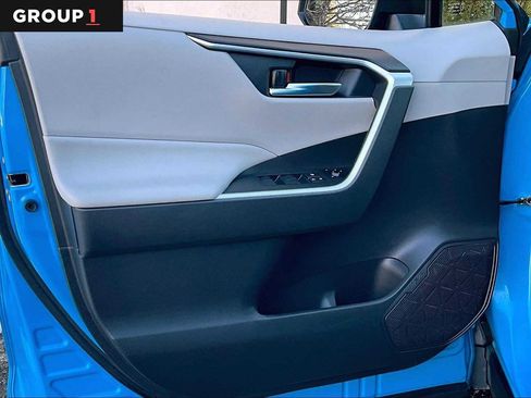 Used 2021 Toyota RAV4 XLE image 21